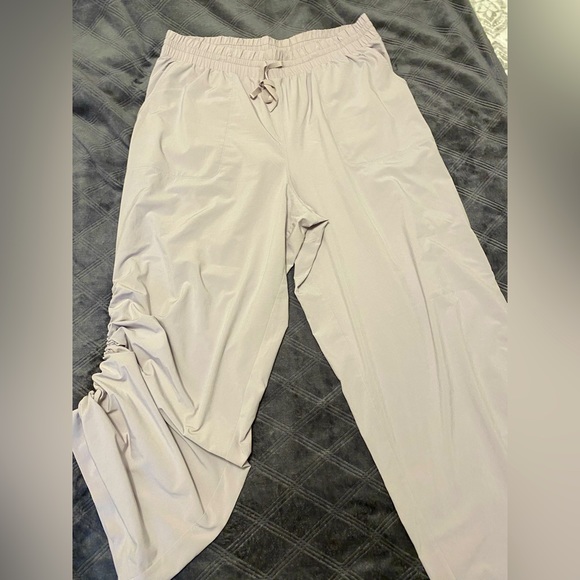Women’s Joggers - Picture 3 of 6